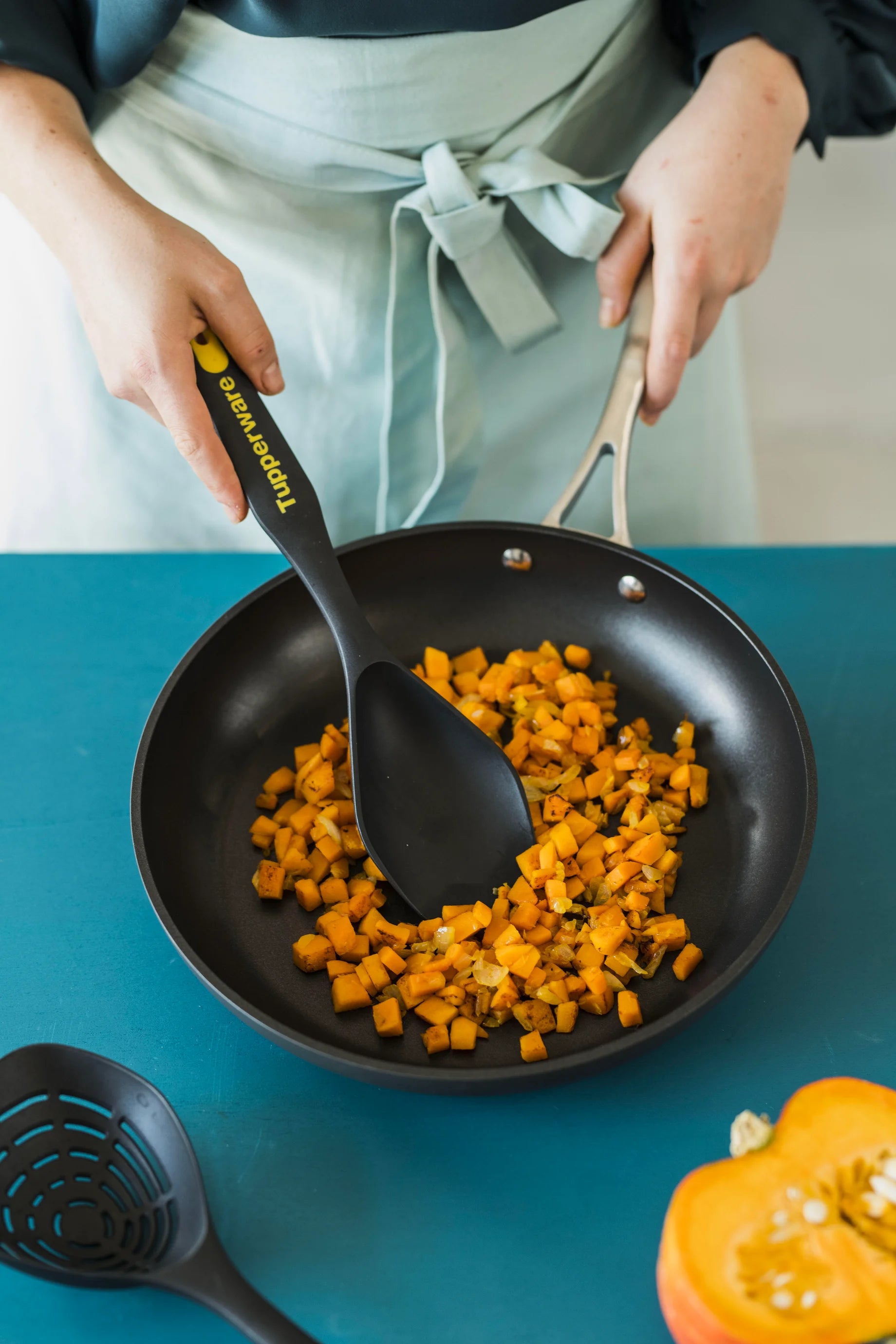 Univerzális Serpenyő 28 cm (fedővel)